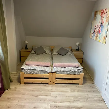 Z Basenem Apartamento Kodrabek